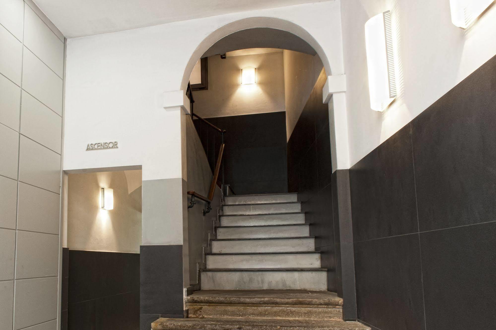 ברצלונה Mh Apartments Liceo מראה חיצוני תמונה