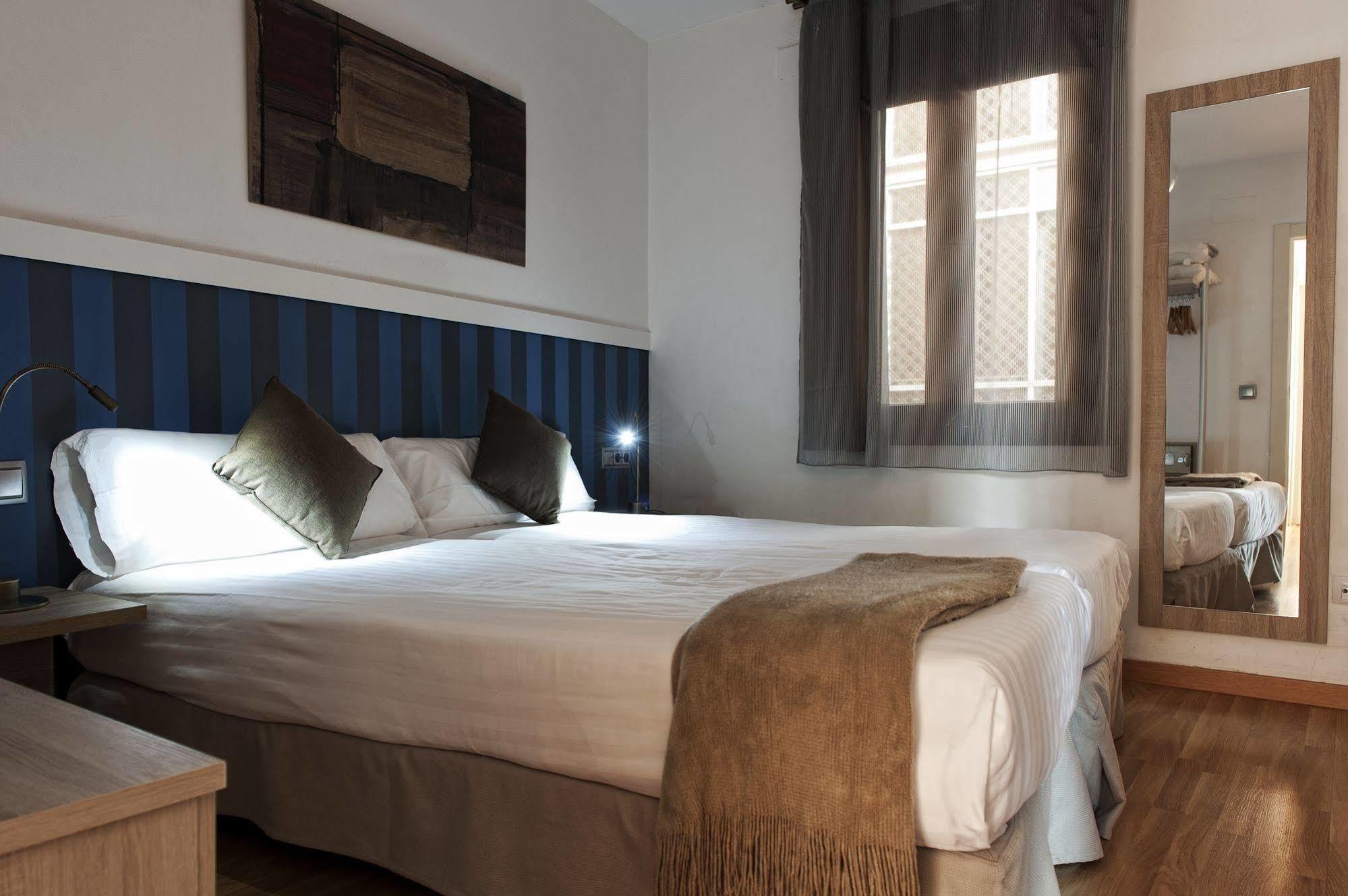 ברצלונה Mh Apartments Liceo מראה חיצוני תמונה