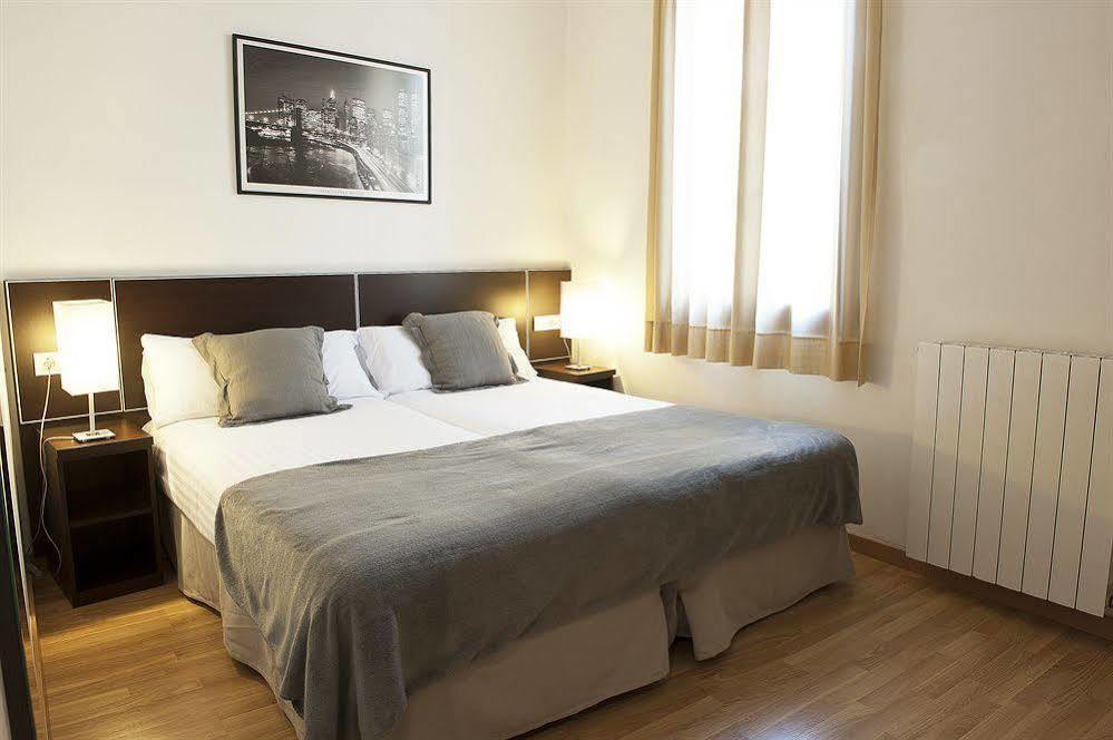 ברצלונה Mh Apartments Liceo מראה חיצוני תמונה