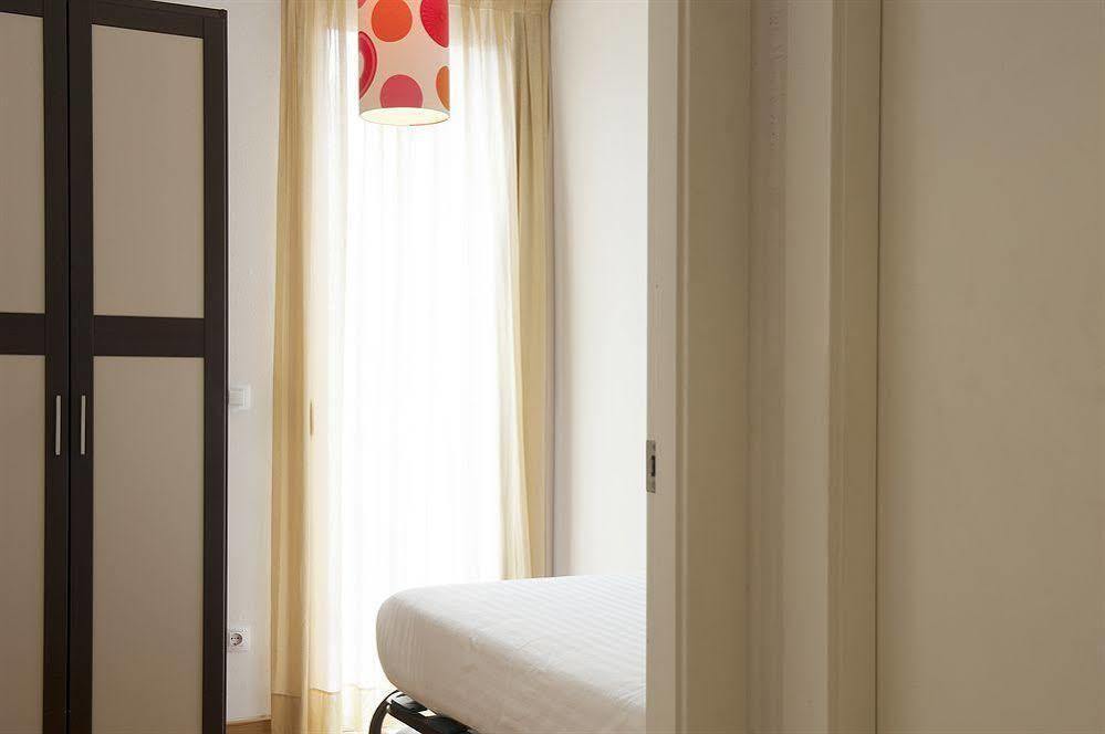 ברצלונה Mh Apartments Liceo מראה חיצוני תמונה